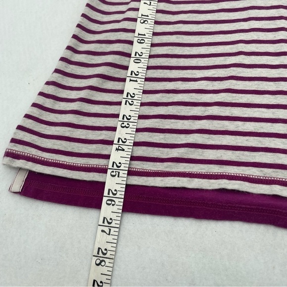 CARHARTT Women’s Purple/cream stripe V-neck short sleeved shirt size Medium 8/10 - Picture 8 of 9